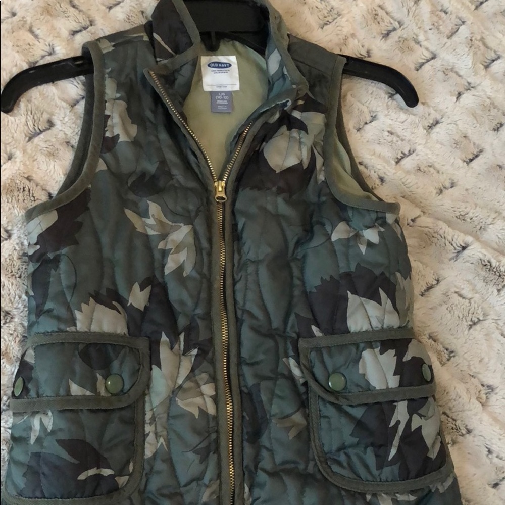 Old navy girls vest size large
